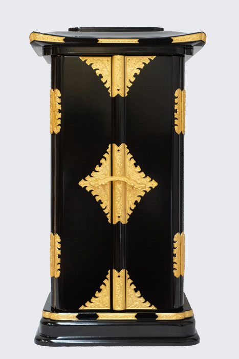 木瓜型厨子(扉を閉じた状態)